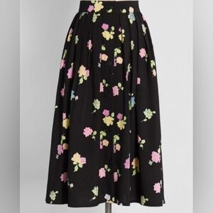 Modcloth Floral Pleated Black Skirt With Buttons Size 10